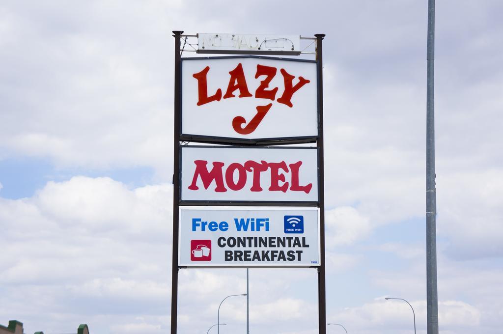 Lazy J Motel Claresholm Extérieur photo