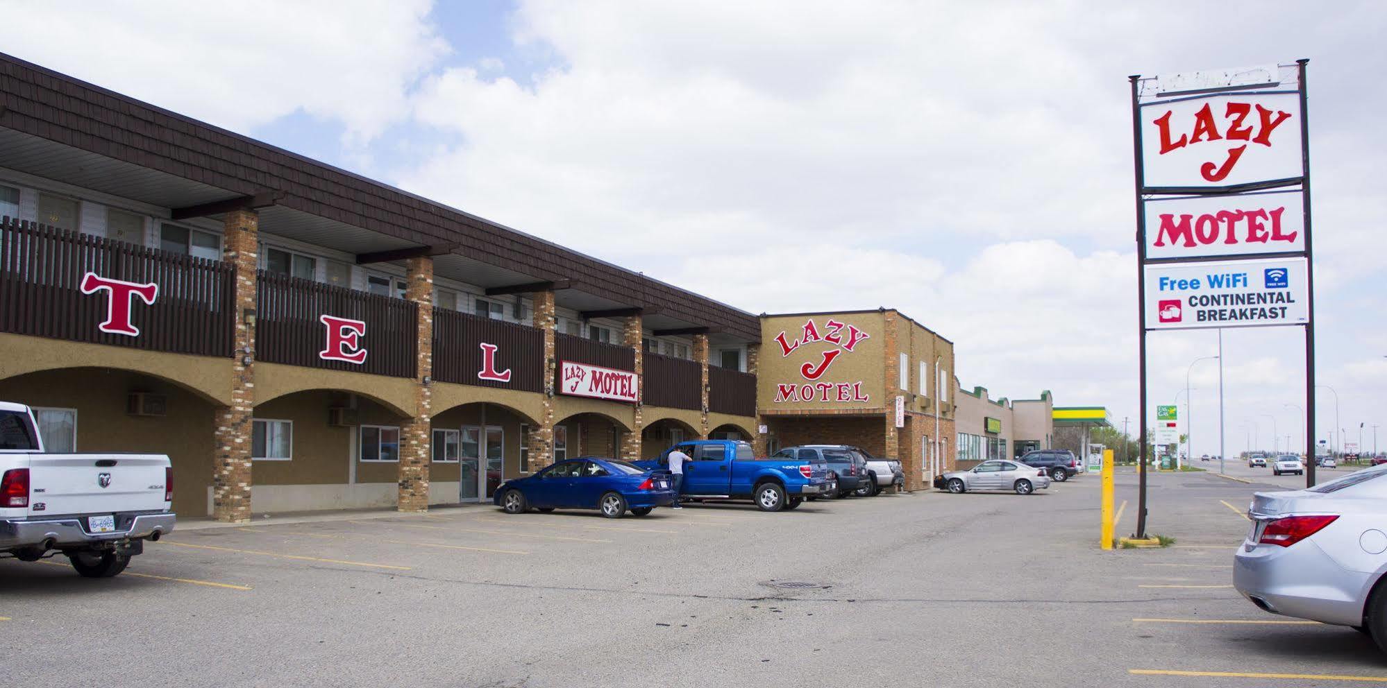 Lazy J Motel Claresholm Extérieur photo